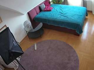 camsoda voyeurcam-julmodels-whitebed-4