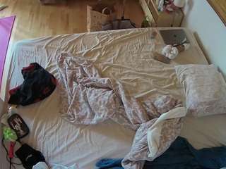 camsoda voyeurcam-julmodels-whitebed-4