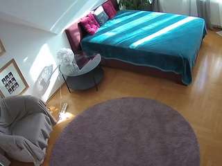 voyeurcam-julmodels-whitebed-4