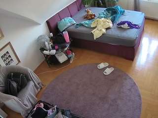 Chaturbate Live Models camsoda voyeurcam-julmodels-whitebed-4