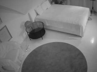 voyeurcam-julmodels-whitebed-4 Model Webcam camsoda