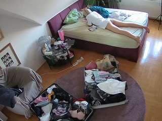 voyeurcam-julmodels-whitebed-4