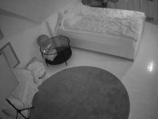 Free Cam Models camsoda voyeurcam-julmodels-whitebed-4