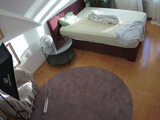 Voyeur Lifecam camsoda voyeurcam-julmodels-whitebed-4