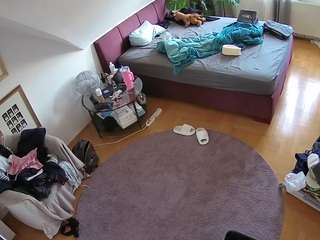 Girl Voyeur camsoda voyeurcam-julmodels-whitebed-4