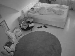 Naked Russian Models camsoda voyeurcam-julmodels-whitebed-4