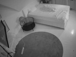 Voyeur Haus camsoda voyeurcam-julmodels-whitebed-4