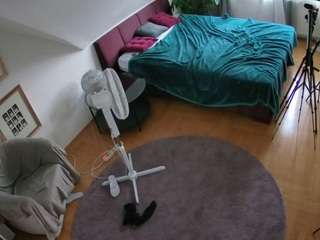 Voyeur House Live camsoda voyeurcam-julmodels-whitebed-4