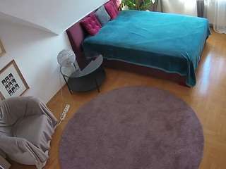 Model Com Sixe camsoda voyeurcam-julmodels-whitebed-4