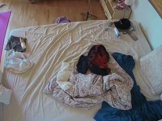 Petitchatte camsoda voyeurcam-julmodels-whitebed-4