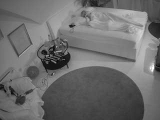 voyeurcam-julmodels-whitebed-4's preview