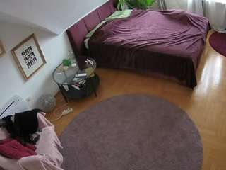 voyeurcam-julmodels-whitebed-4
