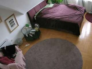 voyeurcam-julmodels-whitebed-4