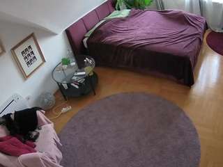 voyeurcam-julmodels-whitebed-4