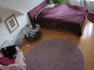 voyeurcam-julmodels-whitebed-4