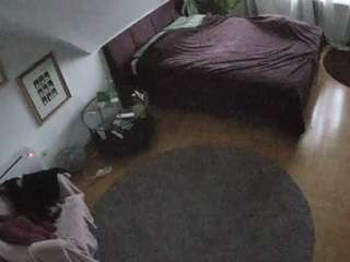 voyeurcam-julmodels-whitebed-4