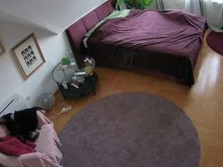 voyeurcam-julmodels-whitebed-4