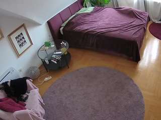 voyeurcam-julmodels-whitebed-4