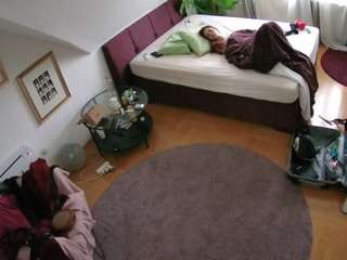 voyeurcam-julmodels-whitebed-4