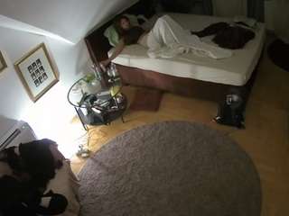 voyeurcam-julmodels-whitebed-4