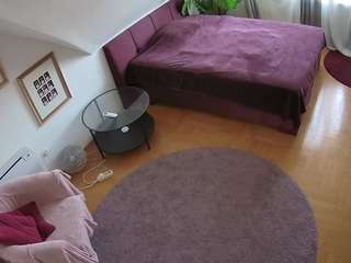 voyeurcam-julmodels-whitebed-4