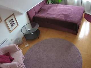 voyeurcam-julmodels-whitebed-4
