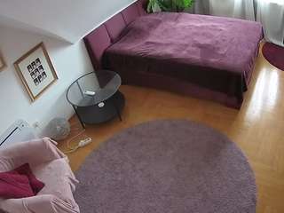 voyeurcam-julmodels-whitebed-4