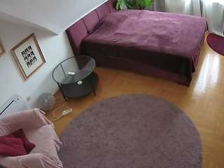 voyeurcam-julmodels-whitebed-4