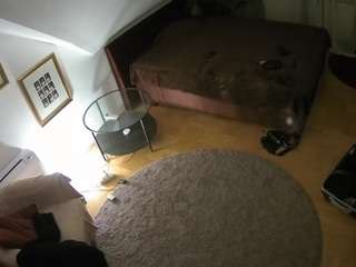 voyeurcam-julmodels-whitebed-4