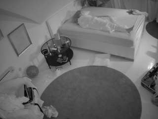 voyeurcam-julmodels-whitebed-4 webcam model
