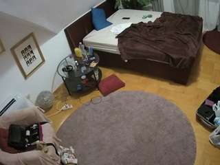 voyeurcam-julmodels-whitebed-4 Modèle Webcam Profil