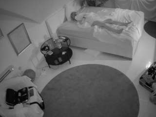 voyeurcam-julmodels-whitebed-4 Webcam Model Profile