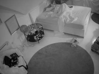  voyeurcam-julmodels-whitebed-4 chat room