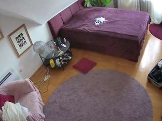voyeurcam-julmodels-whitebed-4