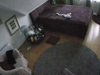 voyeurcam-julmodels-whitebed-4