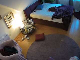 voyeurcam-julmodels-whitebed-4 - Live Cam