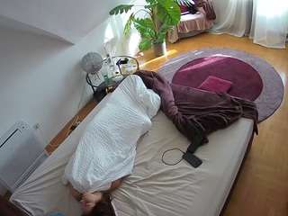 voyeurcam-julmodels-whitebed-4 Webcam Model Profile