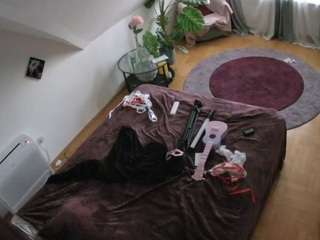 voyeurcam-julmodels-whitebed-4 Webcam Model Profile