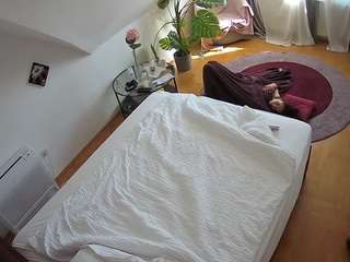 voyeurcam-julmodels-whitebed-4