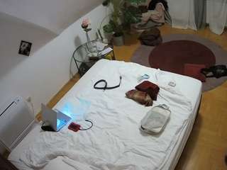 voyeurcam-julmodels-whitebed-4 Thumb Image