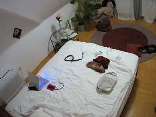 voyeurcam-julmodels-whitebed-4 Thumb Image