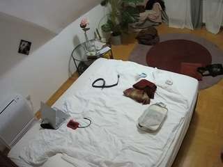 voyeurcam-julmodels-whitebed-4 Thumb Image