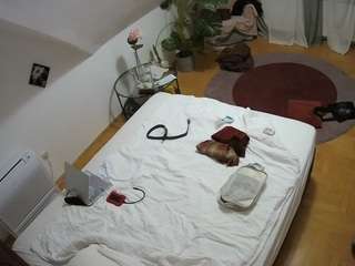 voyeurcam-julmodels-whitebed-4 Thumb Image