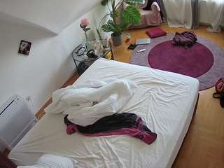 voyeurcam-julmodels-... webcam