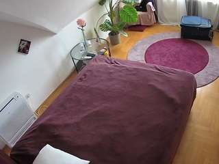 voyeurcam-julmodels-whitebed-4