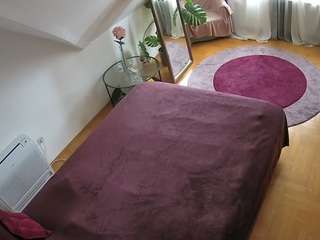 voyeurcam-julmodels-whitebed-4 Live Webcam on CamSoda