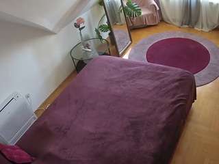 voyeurcam-julmodels-whitebed-4