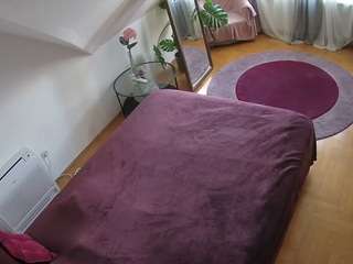 voyeurcam-julmodels-whitebed-4