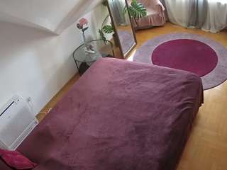 voyeurcam-julmodels-whitebed-4