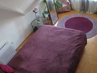 voyeurcam-julmodels-whitebed-4